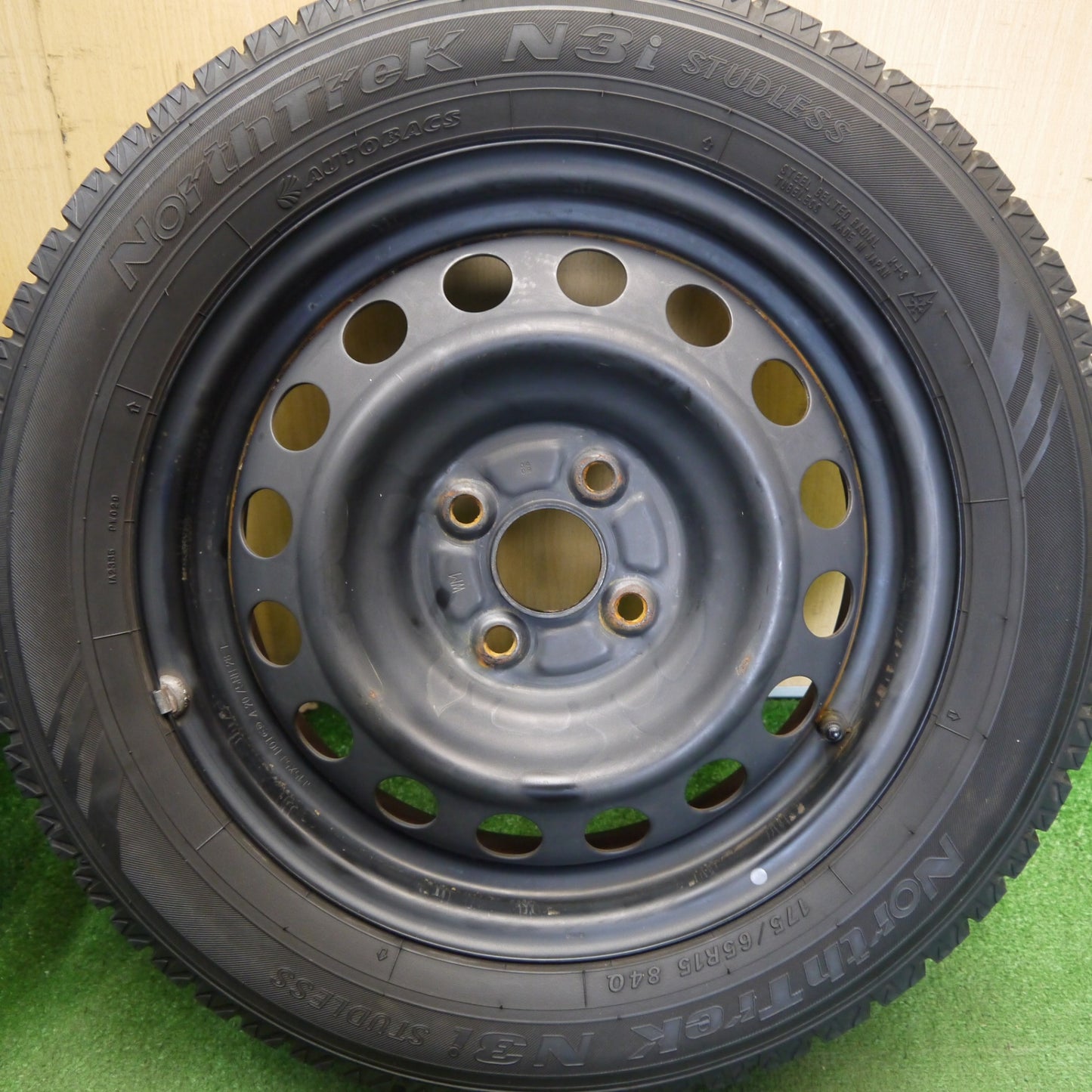 バリ溝！9.5分以上★スタッドレス 175/65R15 オートバックス ノーストレック N3i スチール ホイール 15インチ PCD100/4H★6042407Hス