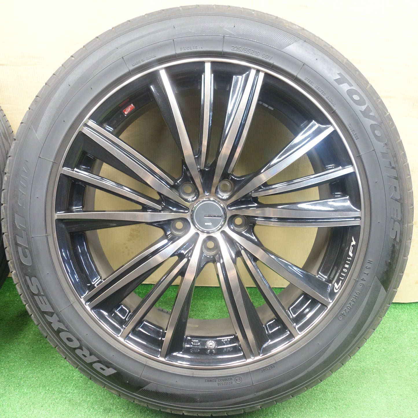 バリ溝！24年！キレイ！9.5分★LEONIS FY 225/55R19 トーヨー プロクセス CL1 SUV レオニス 19インチ PCD114.3/5H★6020503KTノ