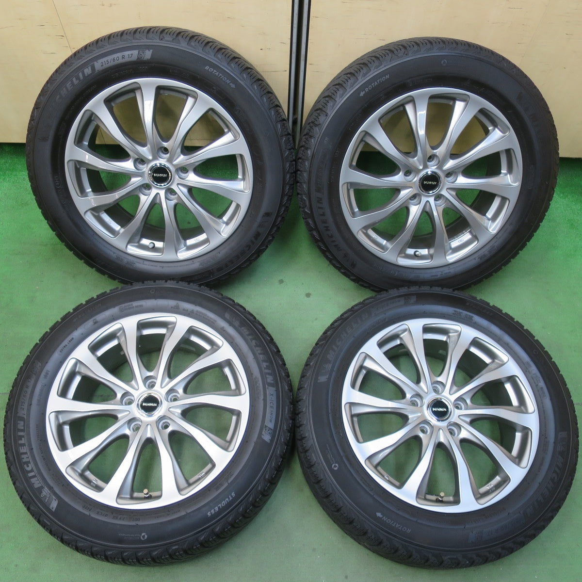 バリ溝！22年！キレイ！9分★スタッドレス 215/60R17 ミシュラン X-ICE SNOW BALMINUM TR10 バルミナ 17インチ PCD114.3/5H★5122904イス