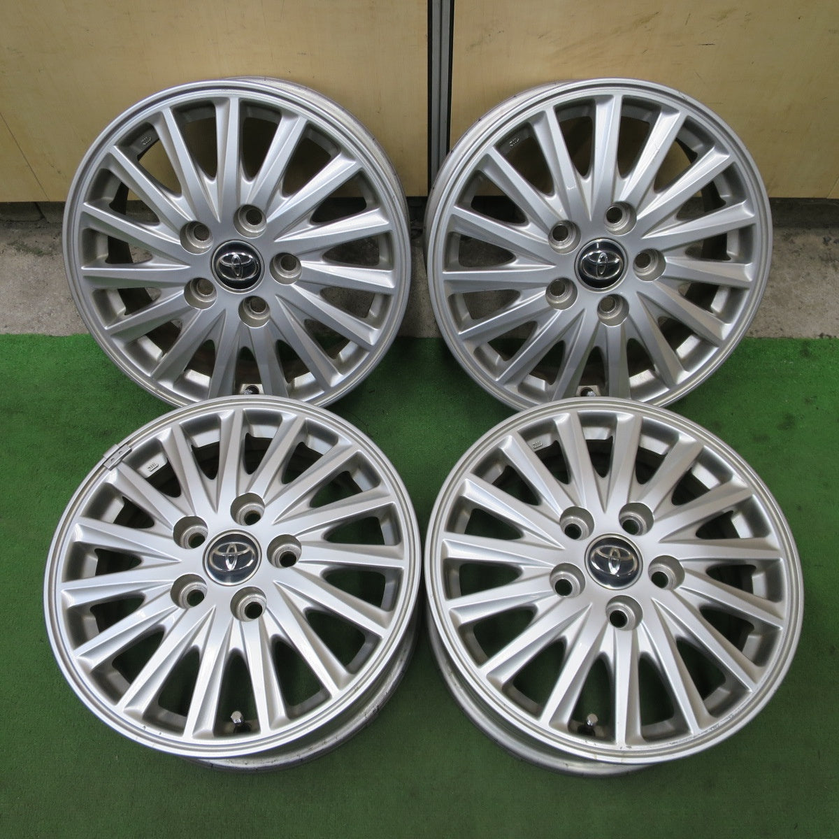4本価格◎トヨタ 80系 ノア ヴォクシー 純正 ホイール 15インチ 15×6J PCD114.3/5H◎6092101NGホ