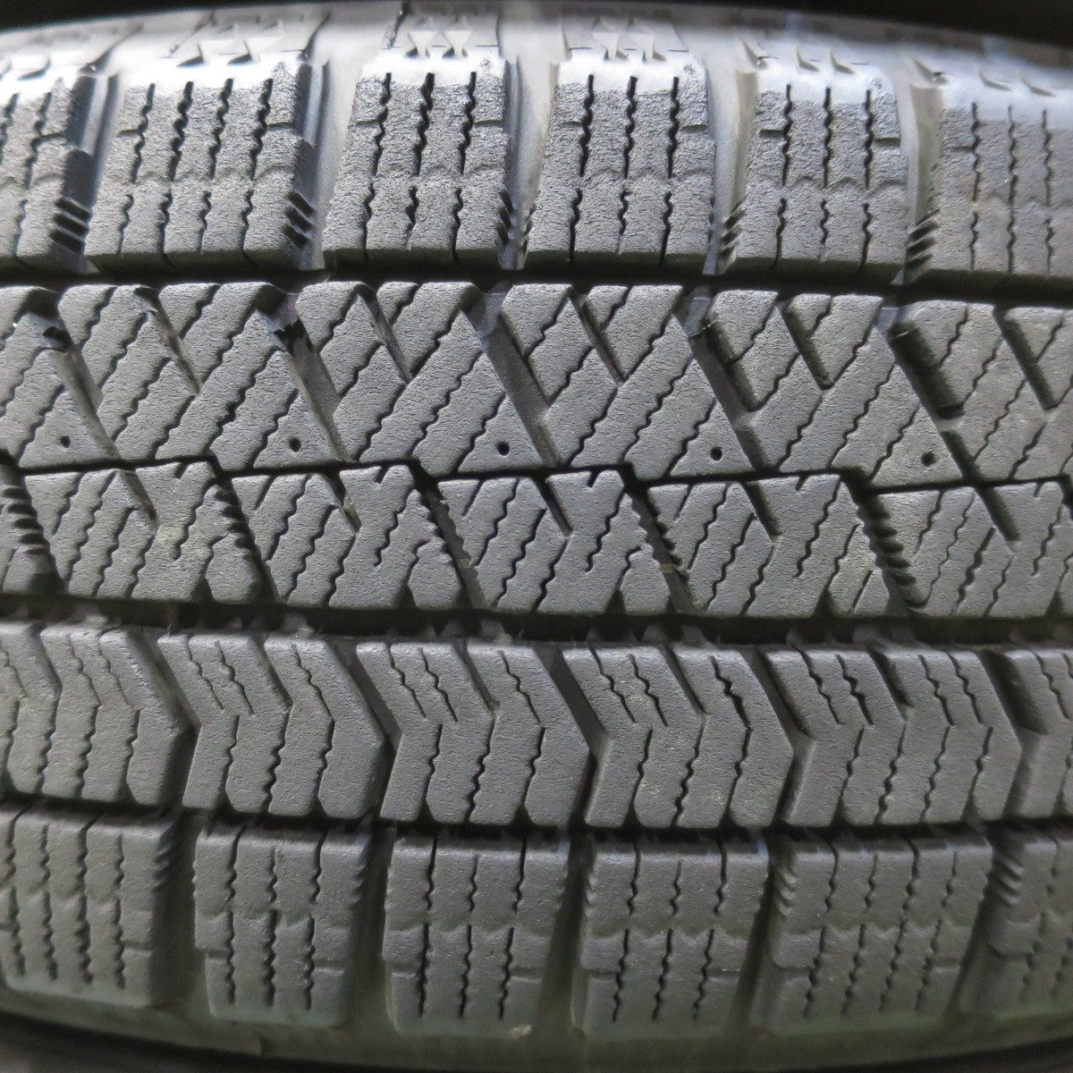 バリ溝！22年！キレイ！8.5分◎スタッドレス 165/60R15 ブリヂストン ブリザック VRX2 BALMINUM BR10 バルミナ 軽サイズ 15インチ PCD100/4H◎6092405イス