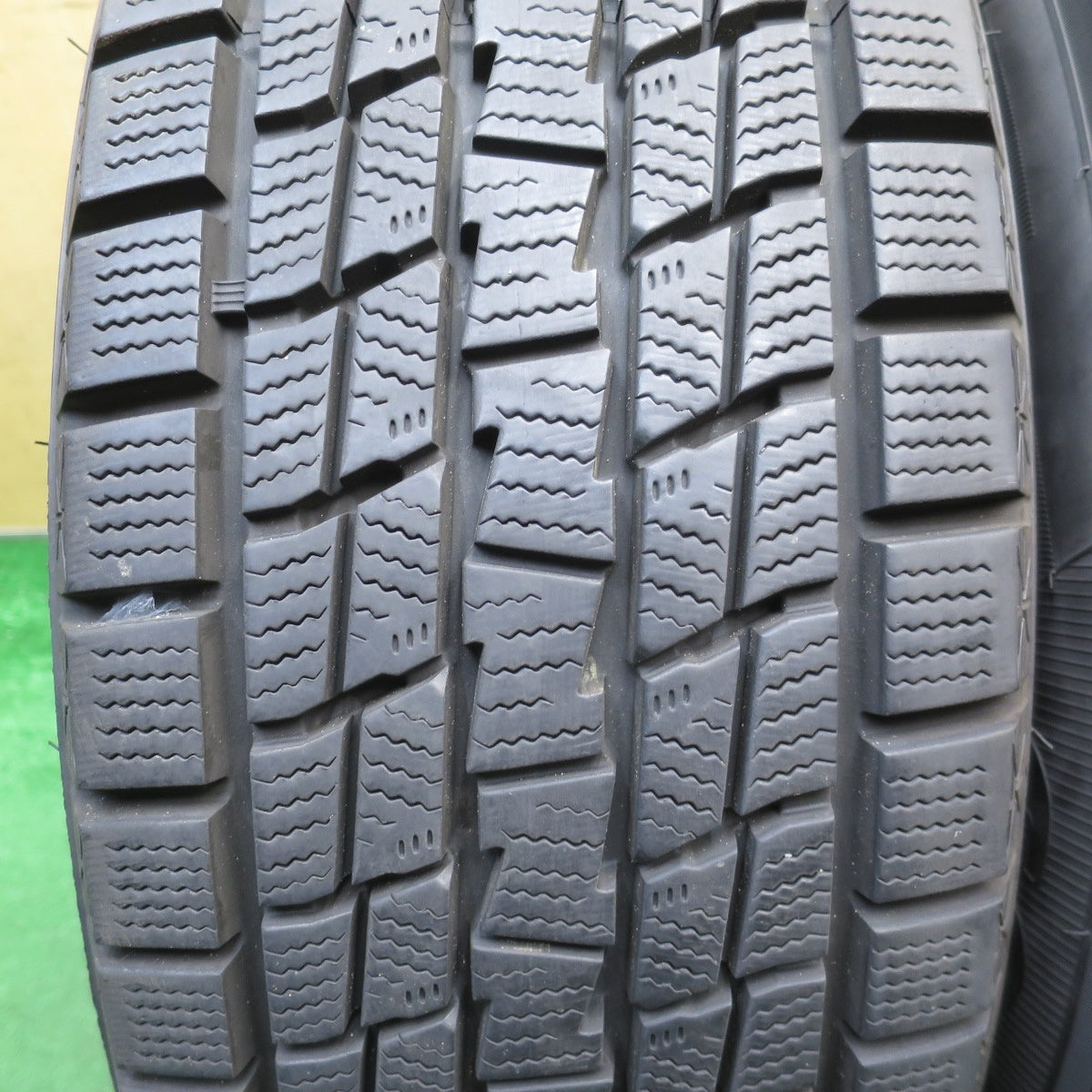 バリ溝！22年！キレイ！9.5分以上◎スタッドレス 225/65R17 グッドイヤー アイスナビ SUV ravrion RS01 ラブリオン 17インチ PCD114.3/5H◎6092906NJス
