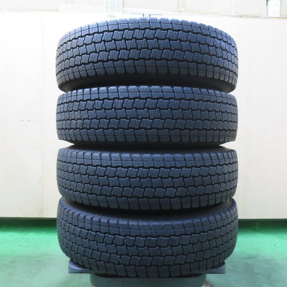 バリ溝！24年！キレイ！9.5分★日産 NV200 バネット 純正 スチール 165/80R14 97/95N スタッドレス グッドイヤー アイスナビ CARGO 14インチ PCD114.3/4H★5120514イス