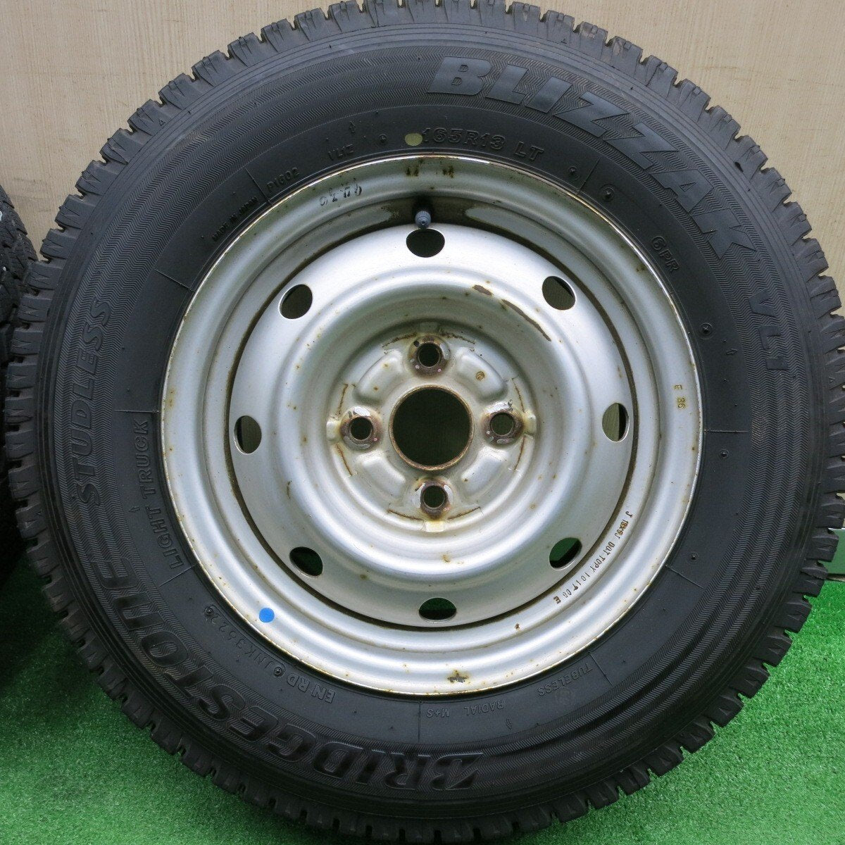 バリ溝！22年！9.5分以上★スタッドレス 165R13 6PR ブリヂストン ブリザック VL1 スチール 13インチ PCD100/4H★4111604HAス