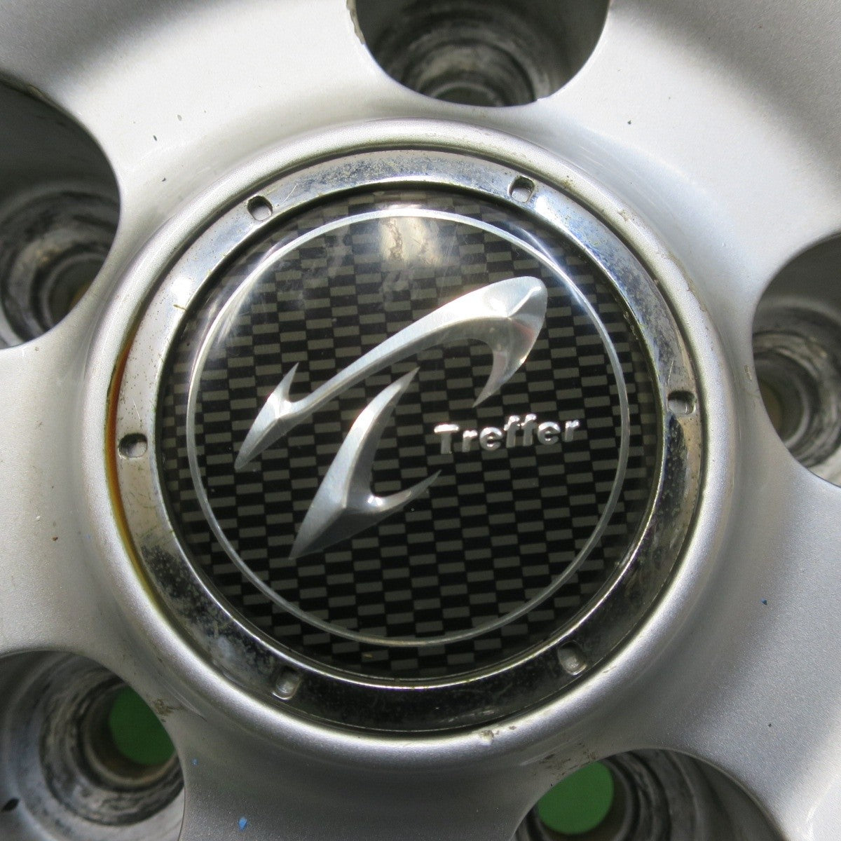 バリ溝！9.5分以上★スタッドレス 205/65R16 ダンロップ ウインターマックス WM02 Treffer トレファー 16インチ PCD114.3/5H★5040705イス