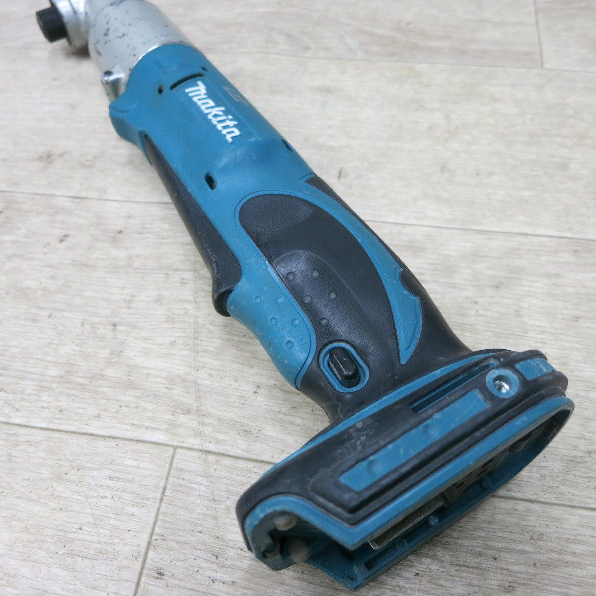 [送料無料] ◆マキタ 充電式 アングル インパクトドライバ TL061D 18V 本体のみ MAKITA 電動 工具◆