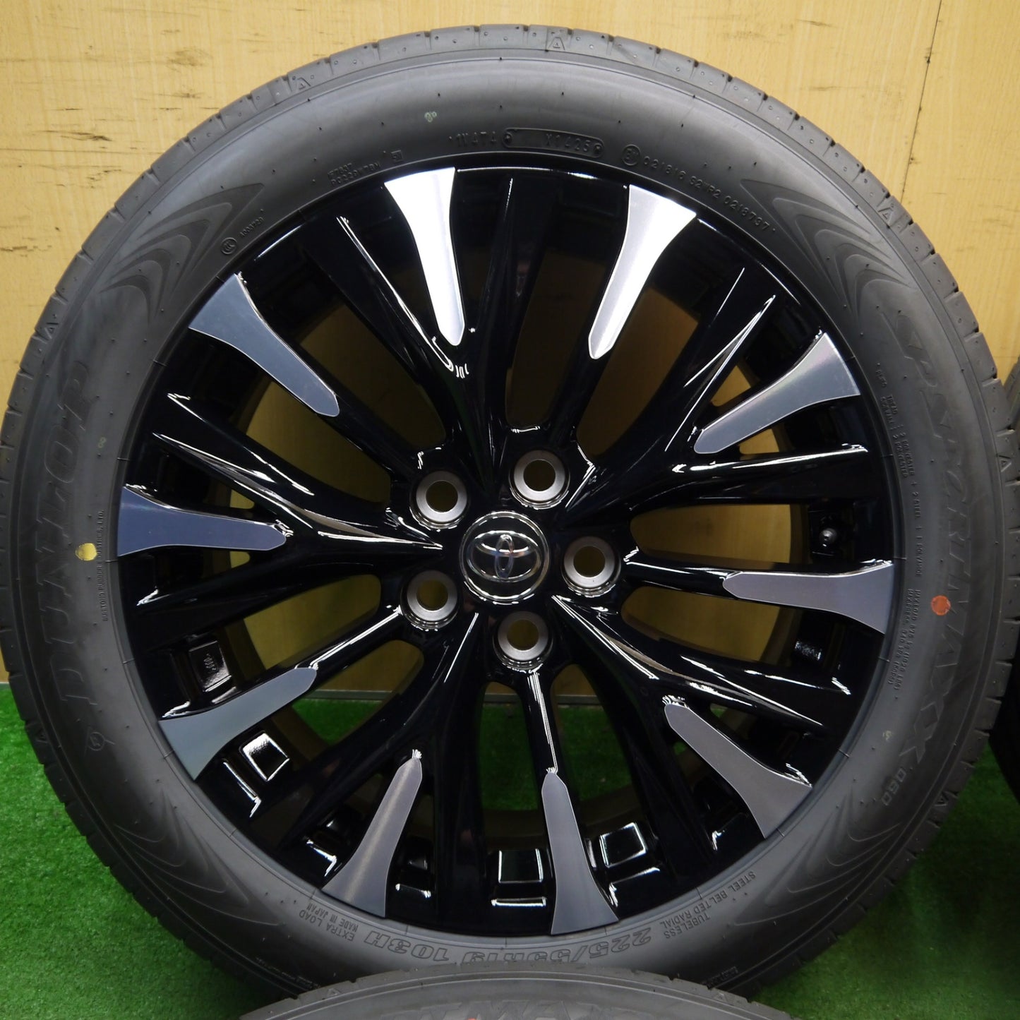 新車外し！25年★トヨタ 40系 ヴェルファイア アルファード エグゼクティブラウンジ 純正 225/55R19 ダンロップ SPスポーツマックス 060 19インチ PCD120/5H★5060402KKノ