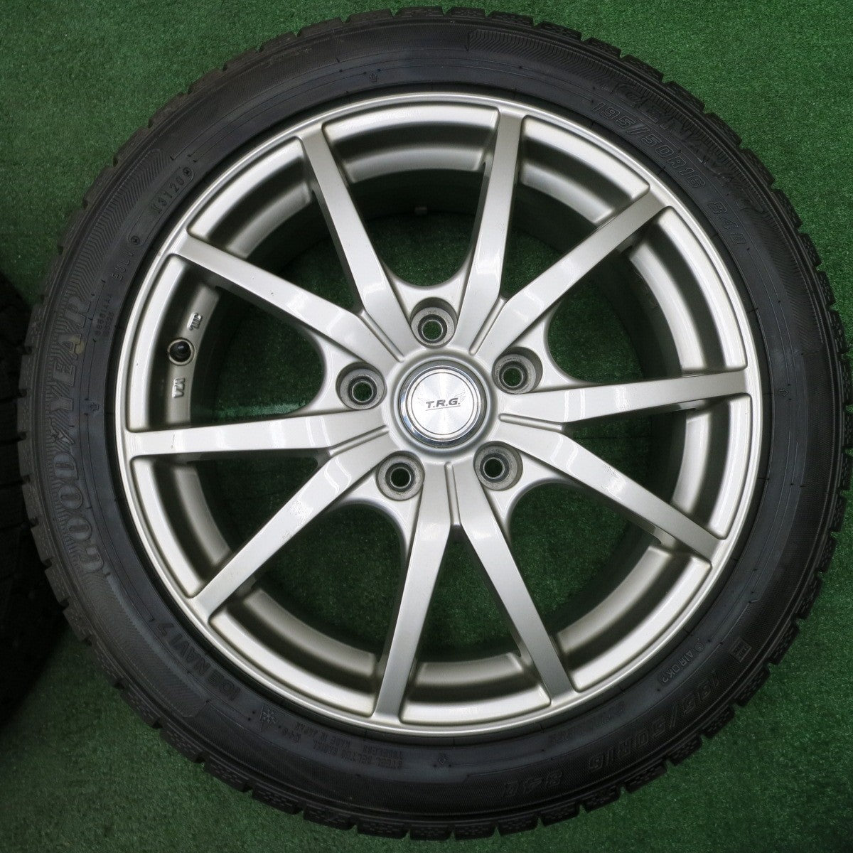*送料無料* バリ溝！20年！8.5分★スタッドレス 195/50R16 グッドイヤー アイスナビ7 T.R.G. TRG 16インチ PCD114.3/5H★4031904NJス