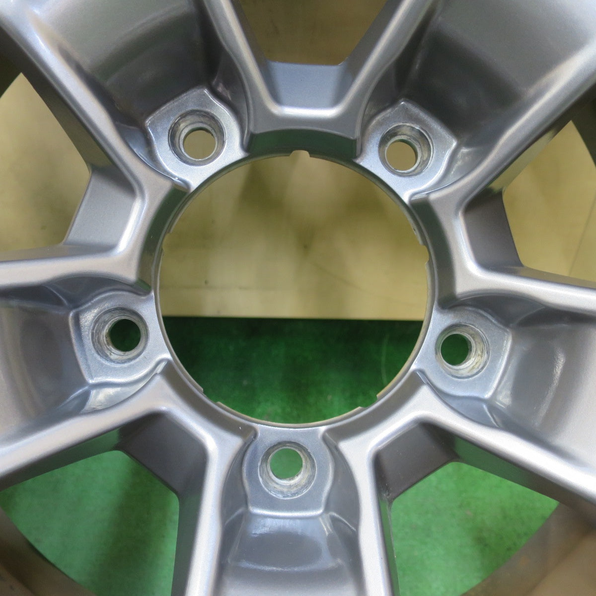 キレイ★スズキ JB74W ジムニー シエラ 純正 195/80R15 ブリヂストン デューラー H/T 684Ⅱ 15インチ PCD139.7/5H★6042803イノ