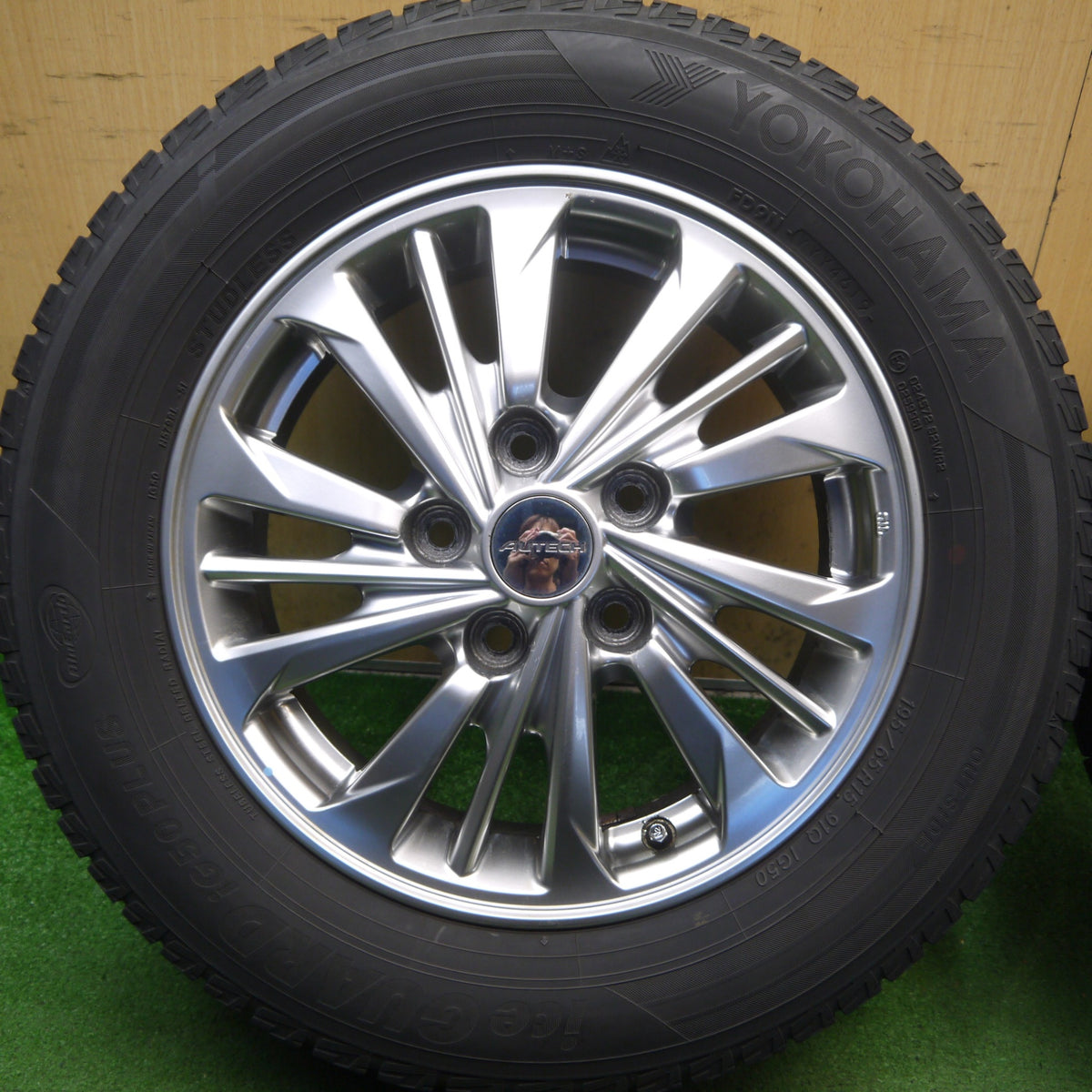 バリ溝！8.5分◎日産 セレナ 純正 AUTECH 195/65R15 スタッドレス ヨコハマ アイスガード iG50 プラス 15インチ PCD114.3/5H◎6090901Hス