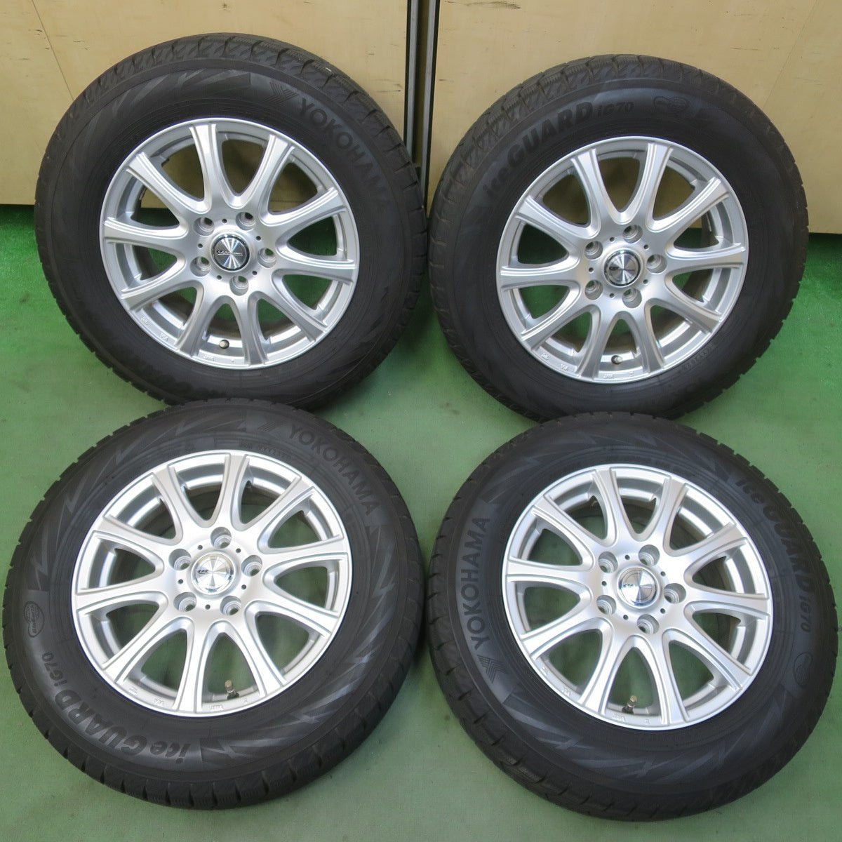 バリ溝！キレイ！9分◎スタッドレス 195/65R15 ヨコハマ アイスガード iG70 LAUFBAHN Ⅱ ラウフバーン 2 15インチ PCD114.3/5H◎6091907イス