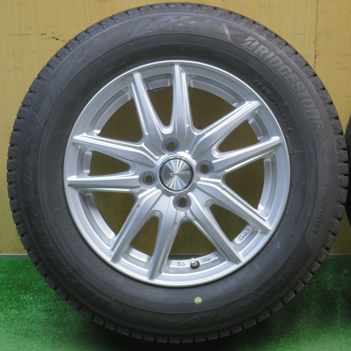 バリ溝！キレイ！8.5分★スタッドレス 175/70R14 ブリヂストン ブリザック VRX3 ECO FORME SE-20 エコフォルム 14インチ PCD100/4H★6042103NJス
