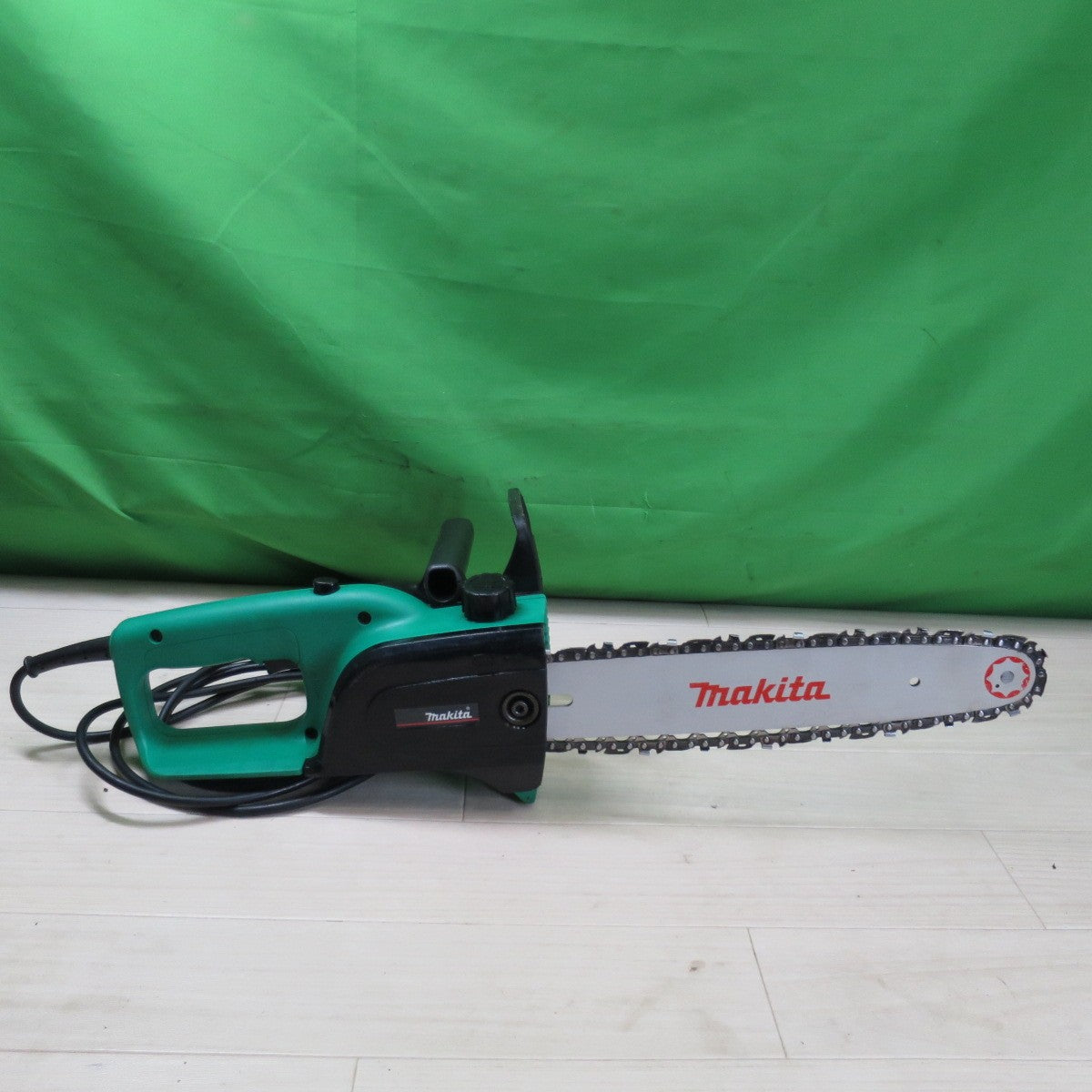 [送料無料] ☆マキタ 300mm 電気 チェーンソー M501 切断機 電動 工具 チェンソー makita 100V☆