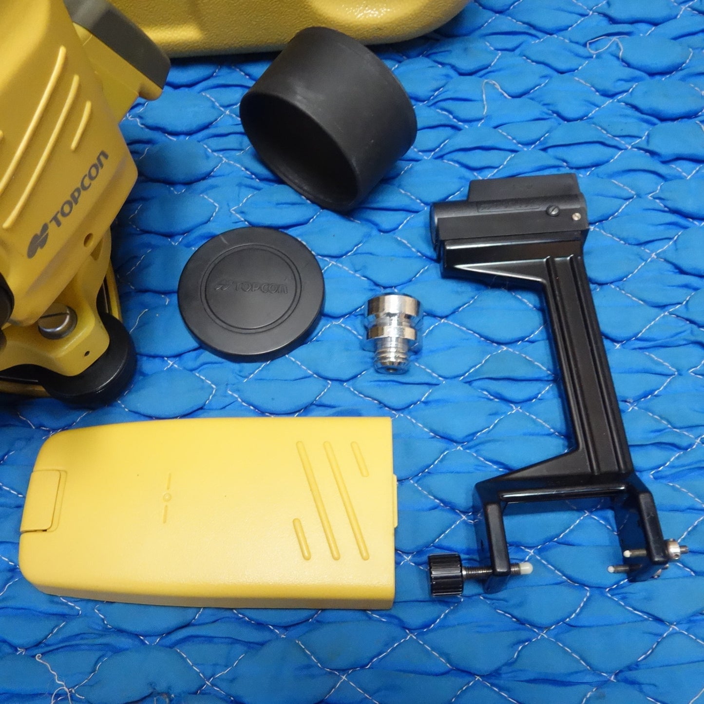 [送料無料] ☆トプコン パルス トータル ステーション 測量器 GPT-3005W BT-52QA ケース付き TOPCON 現状品☆