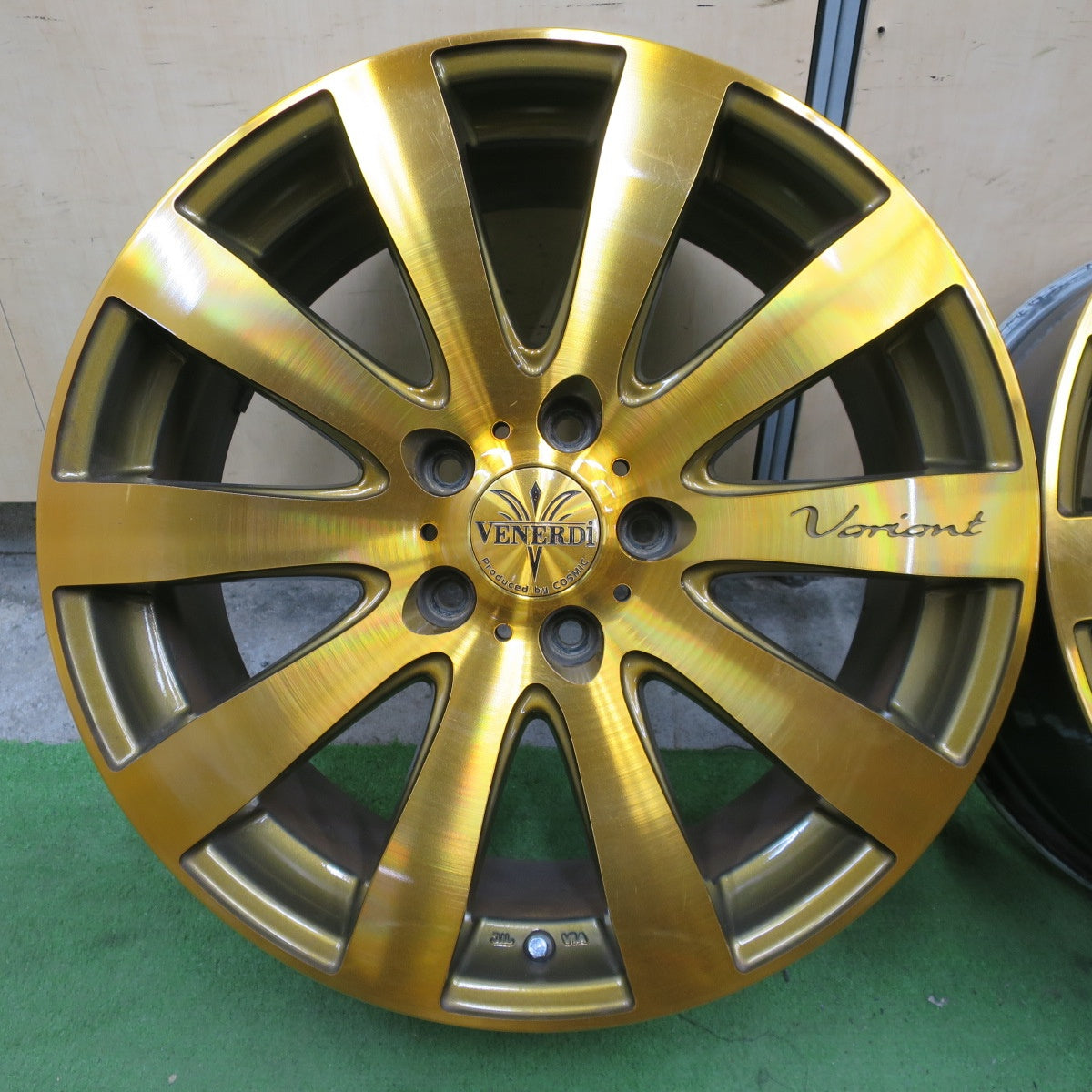 キレイ！付属品付き★VENERDi VARIANT COSMIC 18インチ ホイール ヴェネルディ ヴァリアント コスミック 18×7.5J PCD114.3/5H★6070603NGホ
