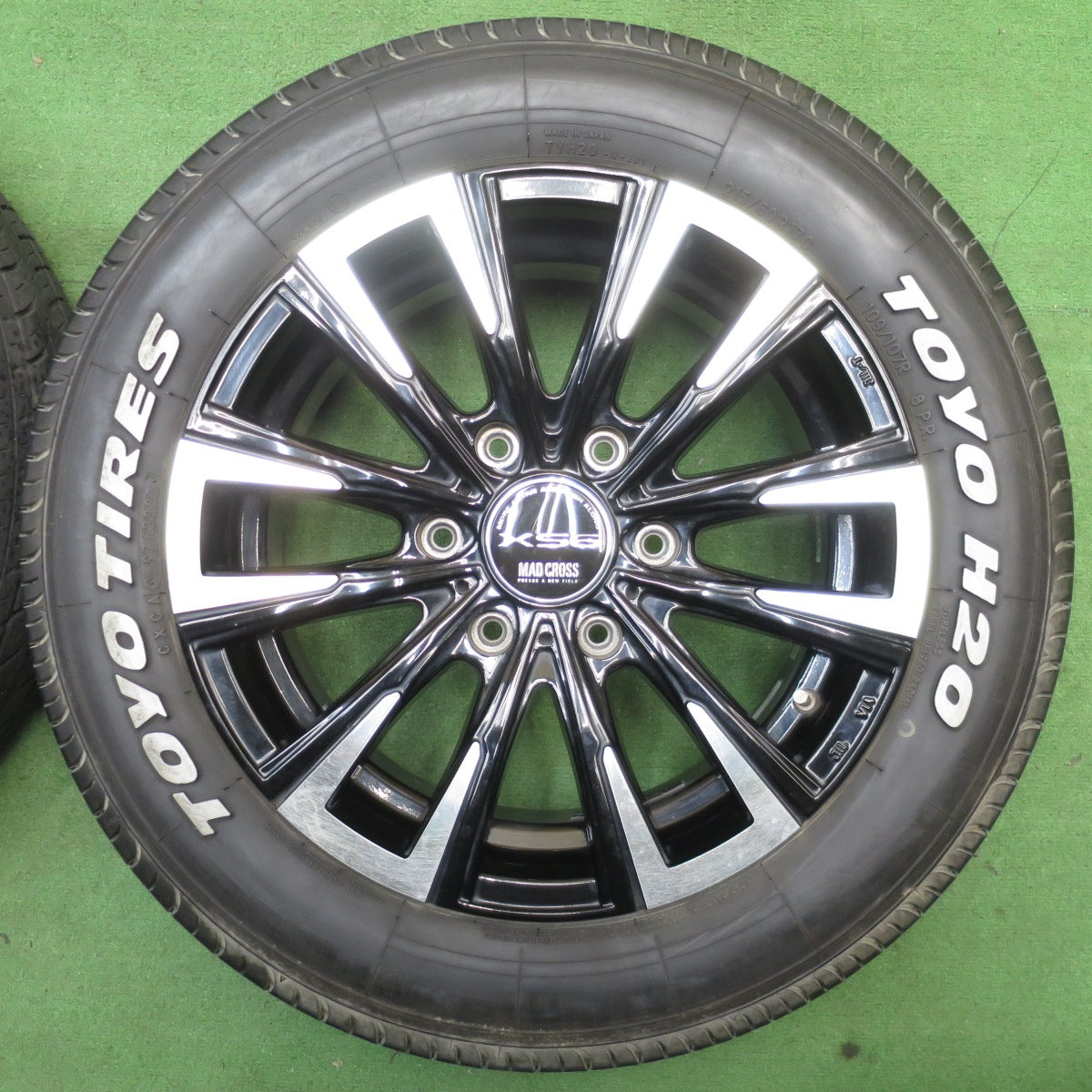 バリ溝！24年！9.5分★MAD CROSS BREAKER XS6 215/60R17 109/107R 8PR トーヨー H20 H30 17インチ マッドクロス ブレイカー PCD139.7/6H★6041601NJノ