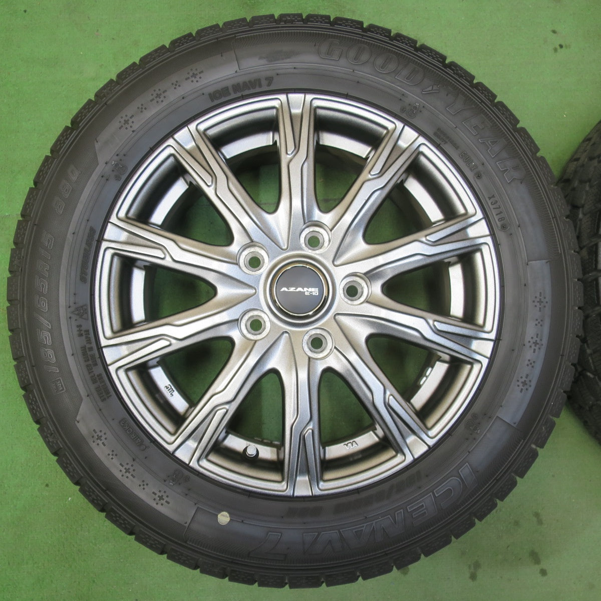 バリ溝！キレイ！9分★スタッドレス 185/65R15 グッドイヤー アイスナビ7 AZANE E-10 アザーネ 15インチ PCD114.3/5H★5062204イス