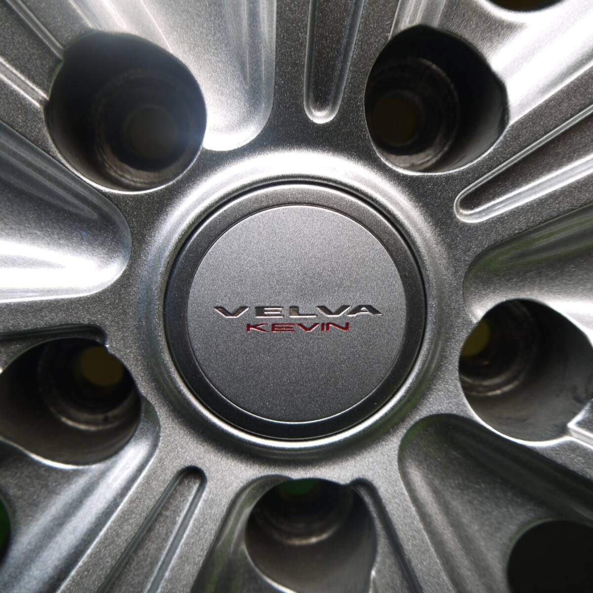 バリ溝！キレイ！8.5分★スタッドレス 215/60R17 ピレリ アイスアシンメトリコ プラス VELVA KEVIN ヴェルヴァ 17インチ PCD114.3/5H★5032403Hス