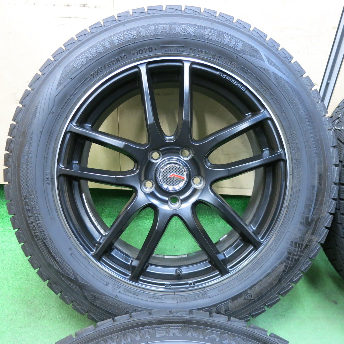 [送料無料] バリ溝！9.5分以上★RAYS G-games 77REBOOT 235/60R18 スタッドレス ダンロップ ウインターマックス SJ8 18インチ レイズ Gゲームズ PCD114.3/5H★4122704SYス