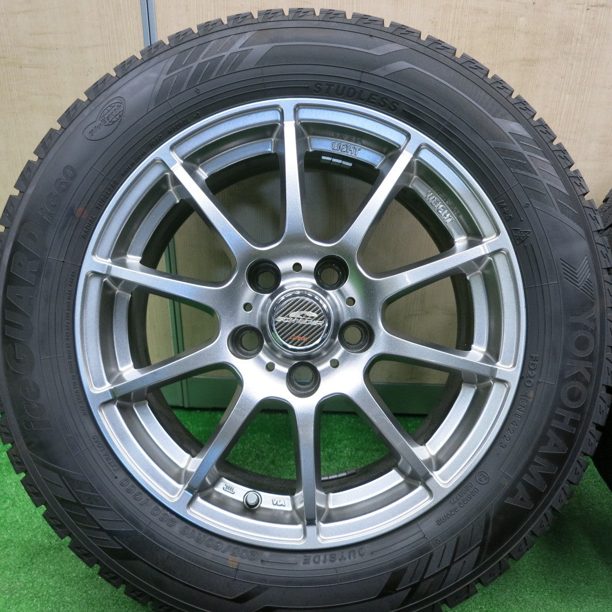 [送料無料] バリ溝！23年！キレイ！ほぼ10分★スタッドレス 205/60R16 ヨコハマ アイスガード iG60 SCHNEIDER ATECH シュナイダー 16インチ PCD114.3/5H★4112501TNス