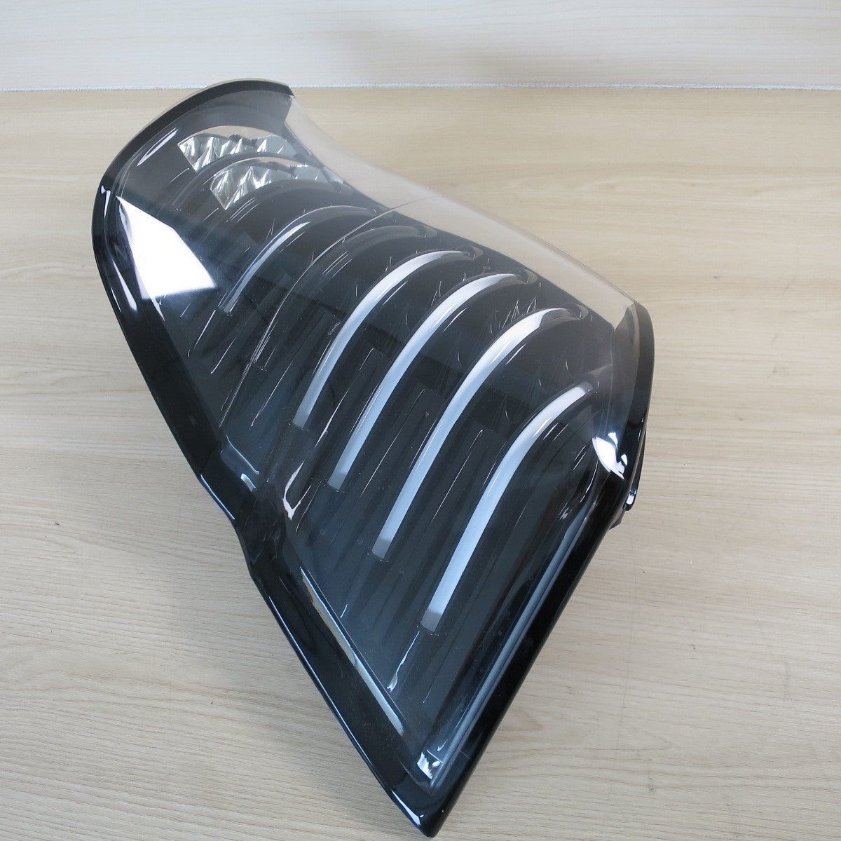 キレイ♪ホンダ RK1 ステップワゴン VALENTI テールライト 60-1365B  右 側 のみ ヴァレンティ テールランプ テールレンズ カー パーツ♪