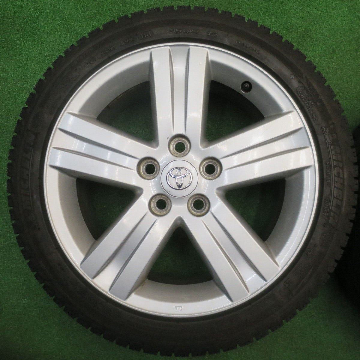 バリ溝！9分★トヨタ ブレイド 純正 215/45R17 スタッドレス ミシュラン X-ICE XI3 17インチ PCD114.3/5H★5112103NJス