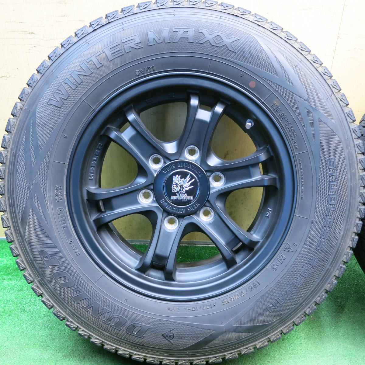 バリ溝！キレイ！9.5分◎KEELER FORCE 195/80R15 107/105L スタッドレス ダンロップ ウインターマックス SV01 キーラー フォース 15インチ PCD139.7/6H◎6090306HAス