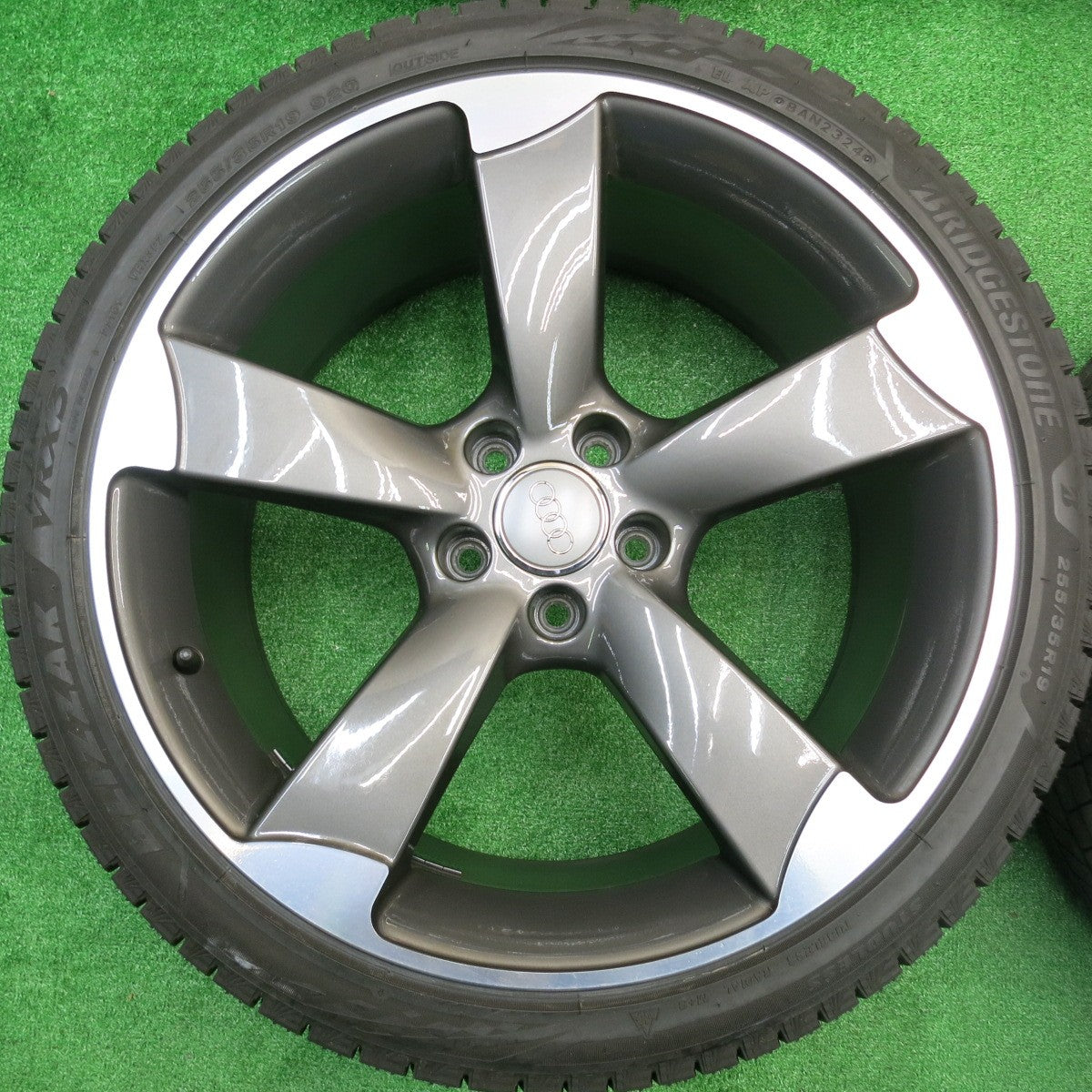 ほぼ未使用！24年！キレイ★アウディ 等 WSP ITALY 255/35R19 スタッドレス ブリヂストン ブリザック VRX3 19インチ PCD112/5H★5102003AKス