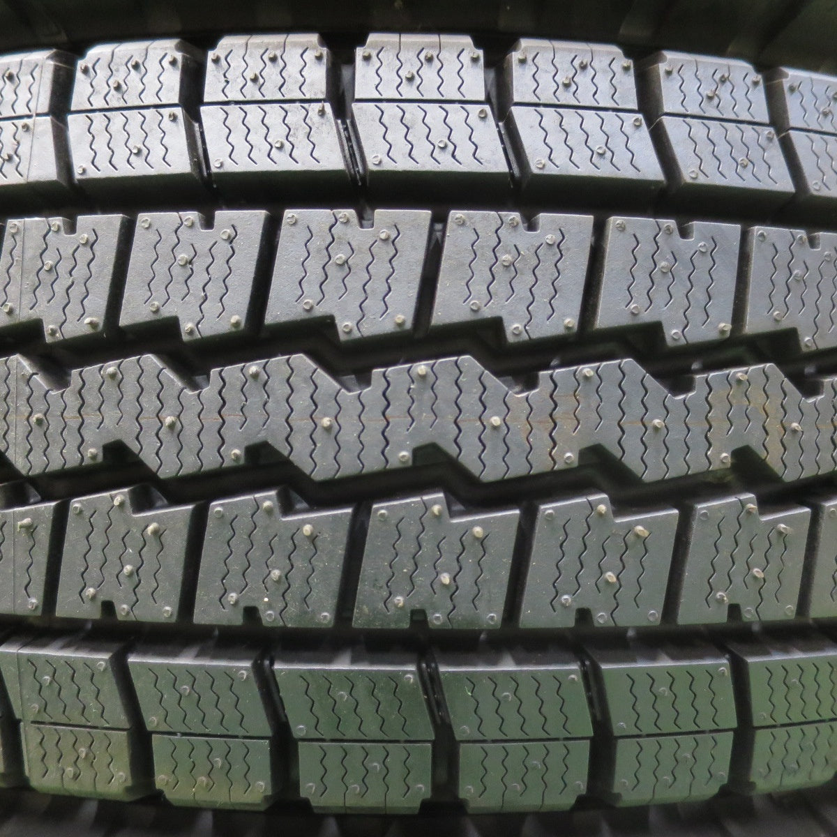 [送料無料] 未使用★トラック タイヤ 195/85R16 114/112L スタッドレス ダンロップ ウインターマックス LT03 16インチ★4102901イスタ