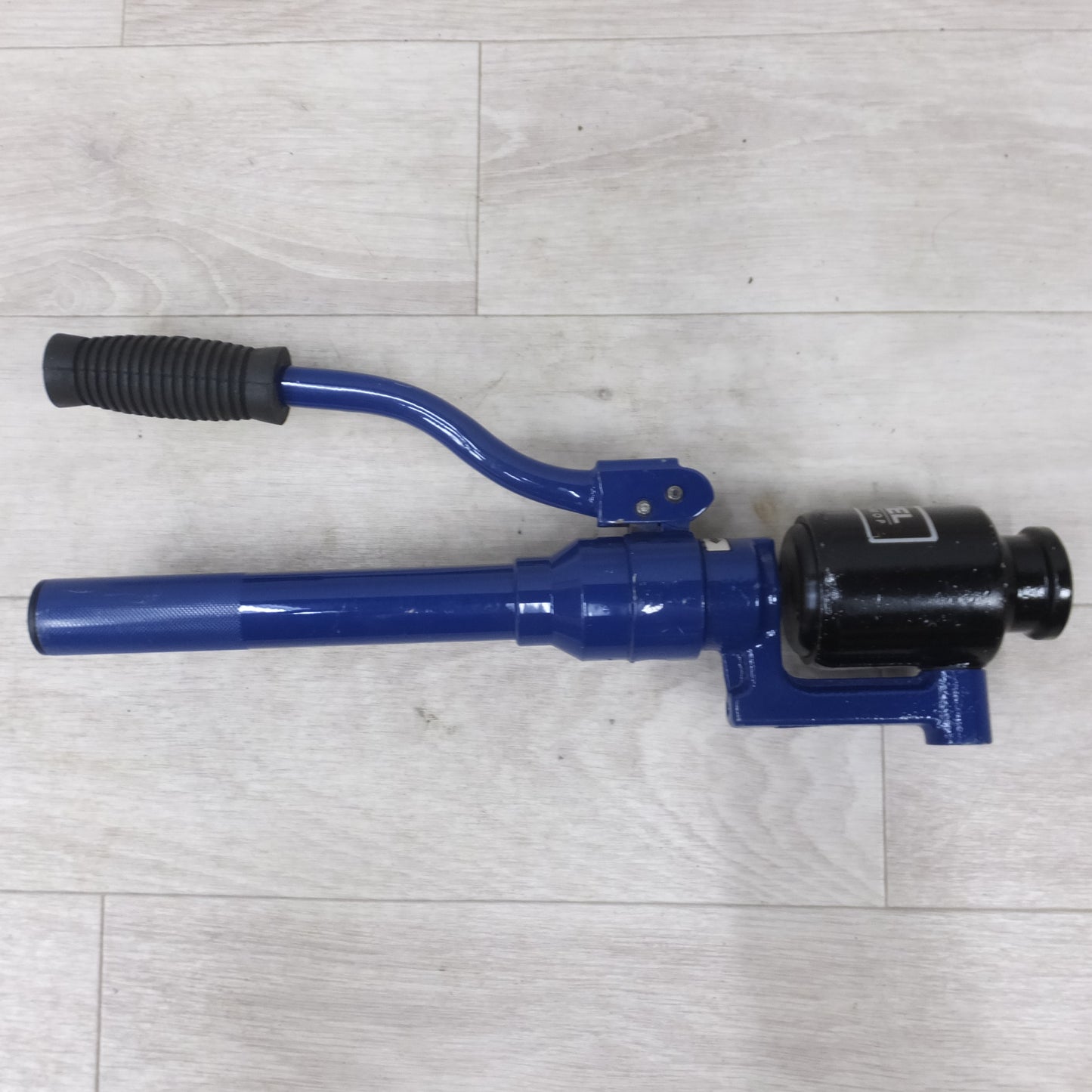 [送料無料] ◆マーベル 手動 油圧 フリー パンチ 薄鋼電線管用 刃物 セット MOP-1C 小軸 大軸 カラー ケース付き◆