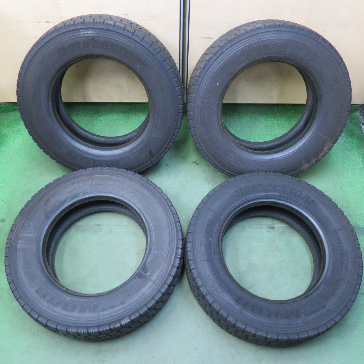 バリ溝！25年！9.5分★トラック タイヤ 245/70R19.5 136/134J ブリヂストン M888 ミックス オールシーズン 19.5インチ★6073004イスタ