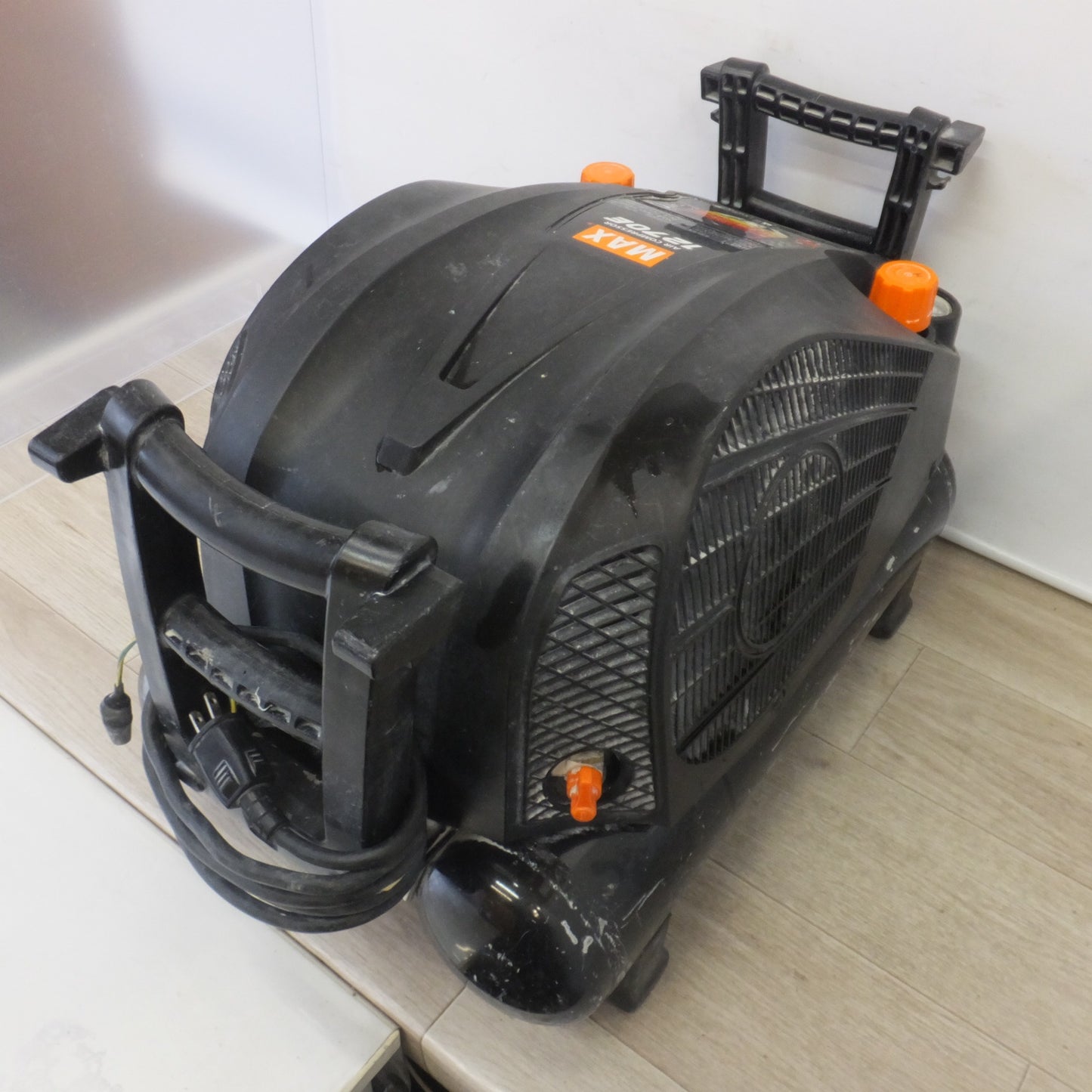 [送料無料] ジャンク★マックス MAX スーパーエア・コンプレッサ AK-HH1270E ブラック　100V 50/60Hz★