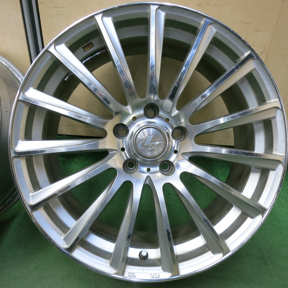 4本価格★LEONIS FW weds 18インチ ホイール 18×8J レオニス ウェッズ PCD114.3/5H★5071102SYホ