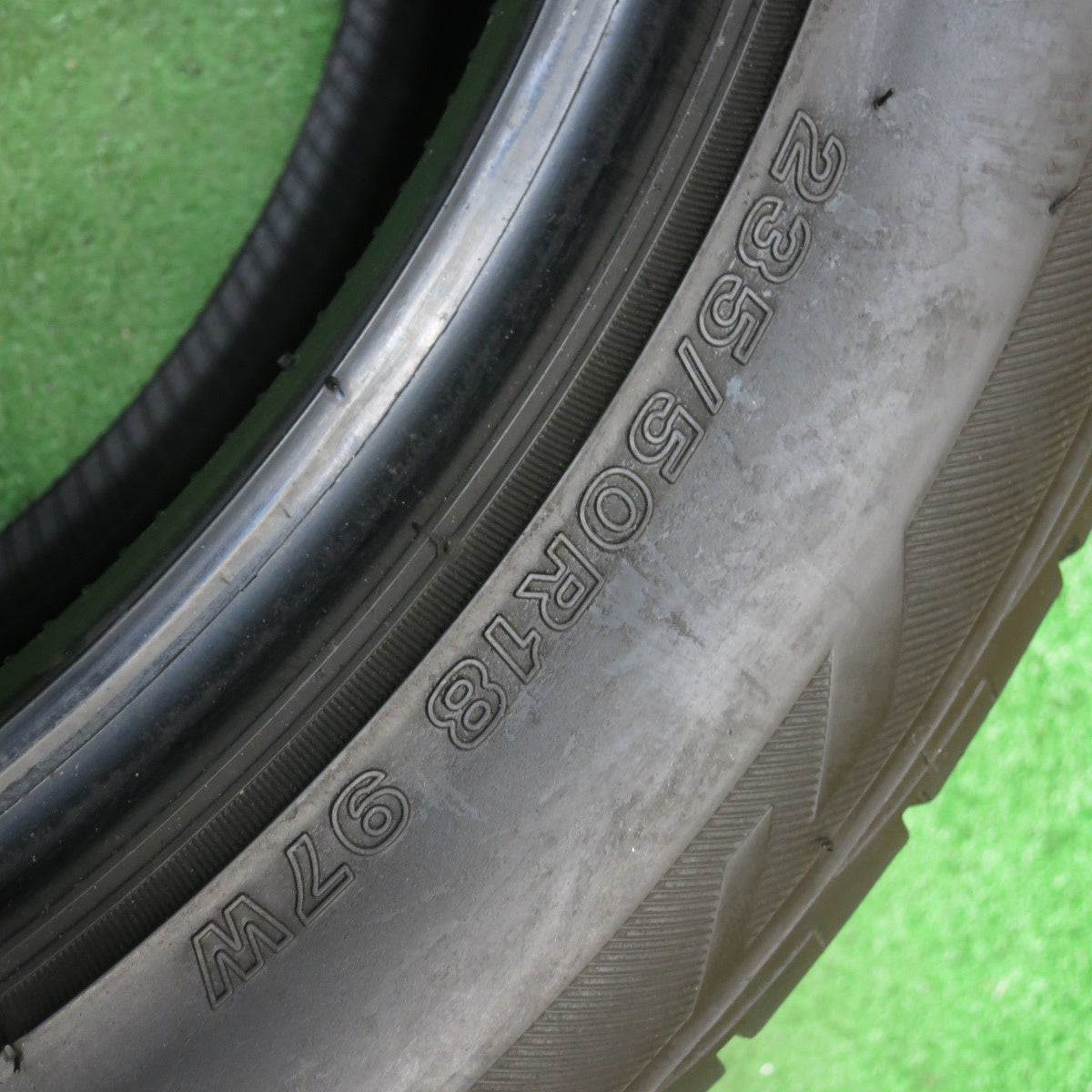 バリ溝！9.5分！1本◎235/50R18 ブリヂストン LUFT RV2 タイヤ 18インチ アルファード ヴェルファイア 等◎6092103KKノタ