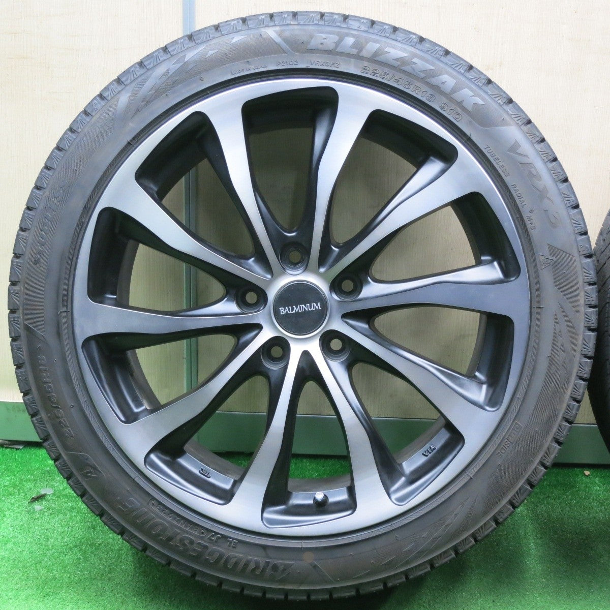 バリ溝！23年！キレイ！9.5分★スタッドレス 225/45R18 ブリヂストン ブリザック VRX3 BALMINUM バルミナ 18インチ PCD114.3/5H★5011904NJス