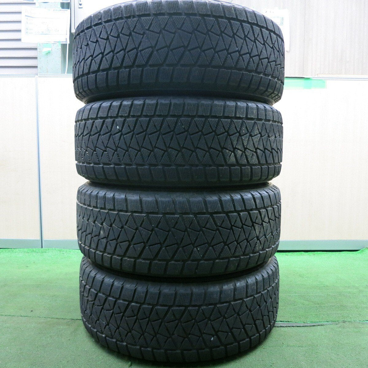 4本価格★スタッドレス XTREME-J XJ 265/60R18 ブリヂストン ブリザック DM-V2 エクストリームJ PCD139.7/6H★4053107HAス