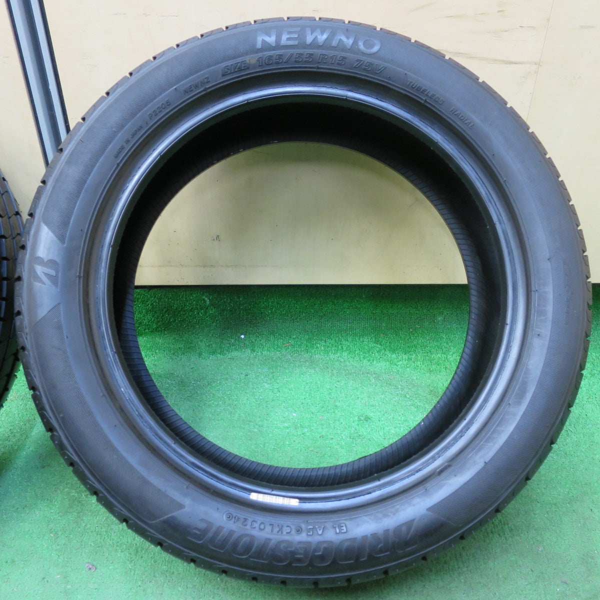 [送料無料] ほぼ未使用！24年★165/55R15 ブリヂストン NEWNO ニューノ タイヤ 15インチ N-BOX ワゴンR スペーシア 等 軽自動車★4102516イノタ