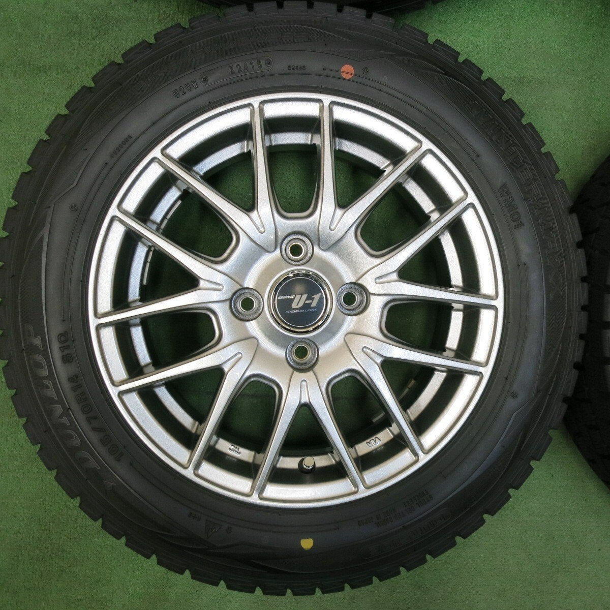 バリ溝！キレイ！9.5分以上★スタッドレス 165/70R14 ダンロップ ウインターマックス WM01 DIOS U-1 PREMIUM LIGHT 14インチ PCD100/4H★4122503SYス