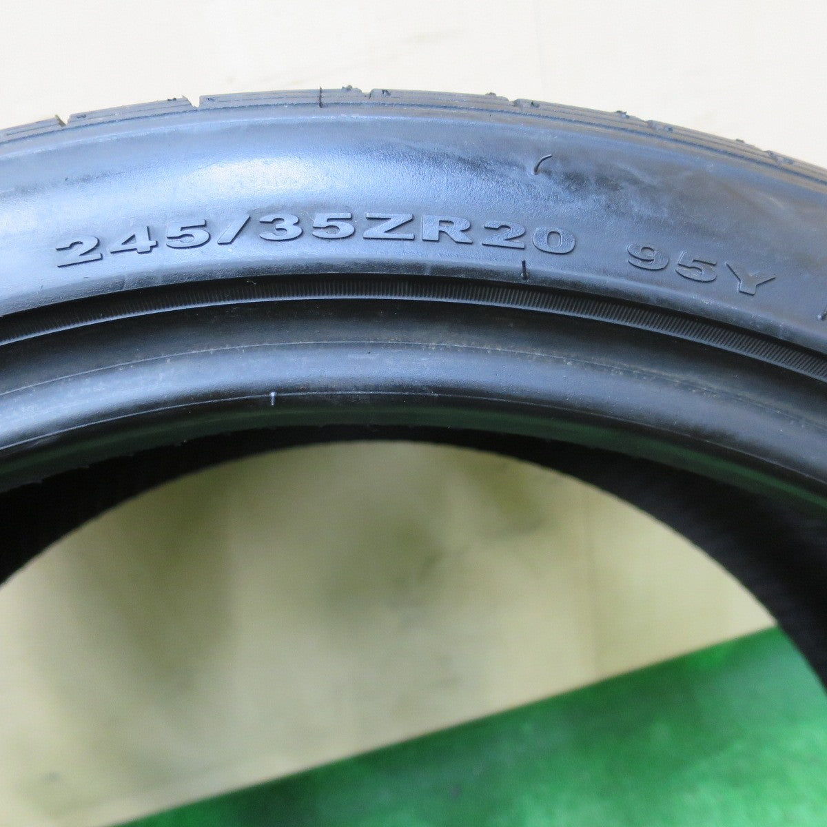 [送料無料] 未使用！2本★245/35R20 ハンコック ベンタス V12 evo VENTUS タイヤ 20インチ ベンツ CLSクラス Eクラス 等★5031711イノタ