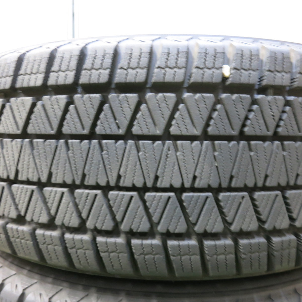 バリ溝！22年！キレイ！9.5分★スタッドレス 225/60R17 ブリヂストン ブリザック DM-V3 ECO FORME エコフォルム 17インチ PCD114.3/5H★5073004SYス