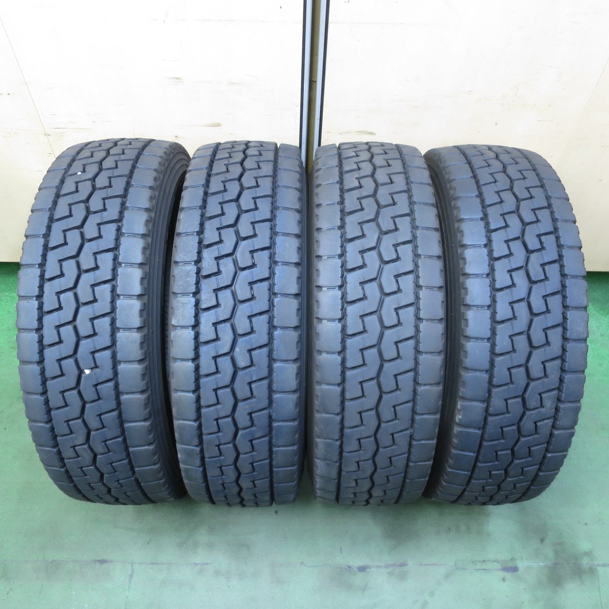 4本価格！24年★トラック 高荷重 トレーラー 等 タイヤ 235/70R17.5 136/134J トーヨー M626 オールシーズン ミックス 17.5インチ★6072910イスタ