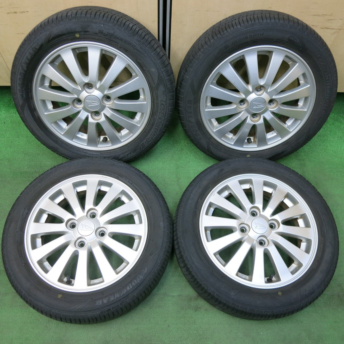 [送料無料] バリ溝！20年！8.5分★ダイハツ タント ムーヴ 等 純正 155/65R14 グッドイヤー EfficientGrip ECO hybrid 14インチ PCD100/4H★4112912SYノ