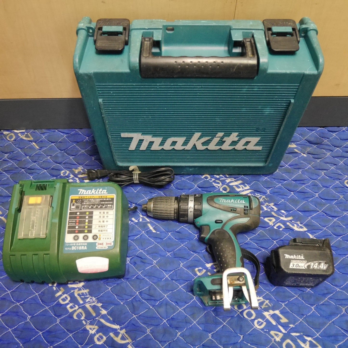 [送料無料] ☆マキタ 充電式 震動 ドライバドリル HP440D 電動 工具 14.4V コードレス 振動 makita☆