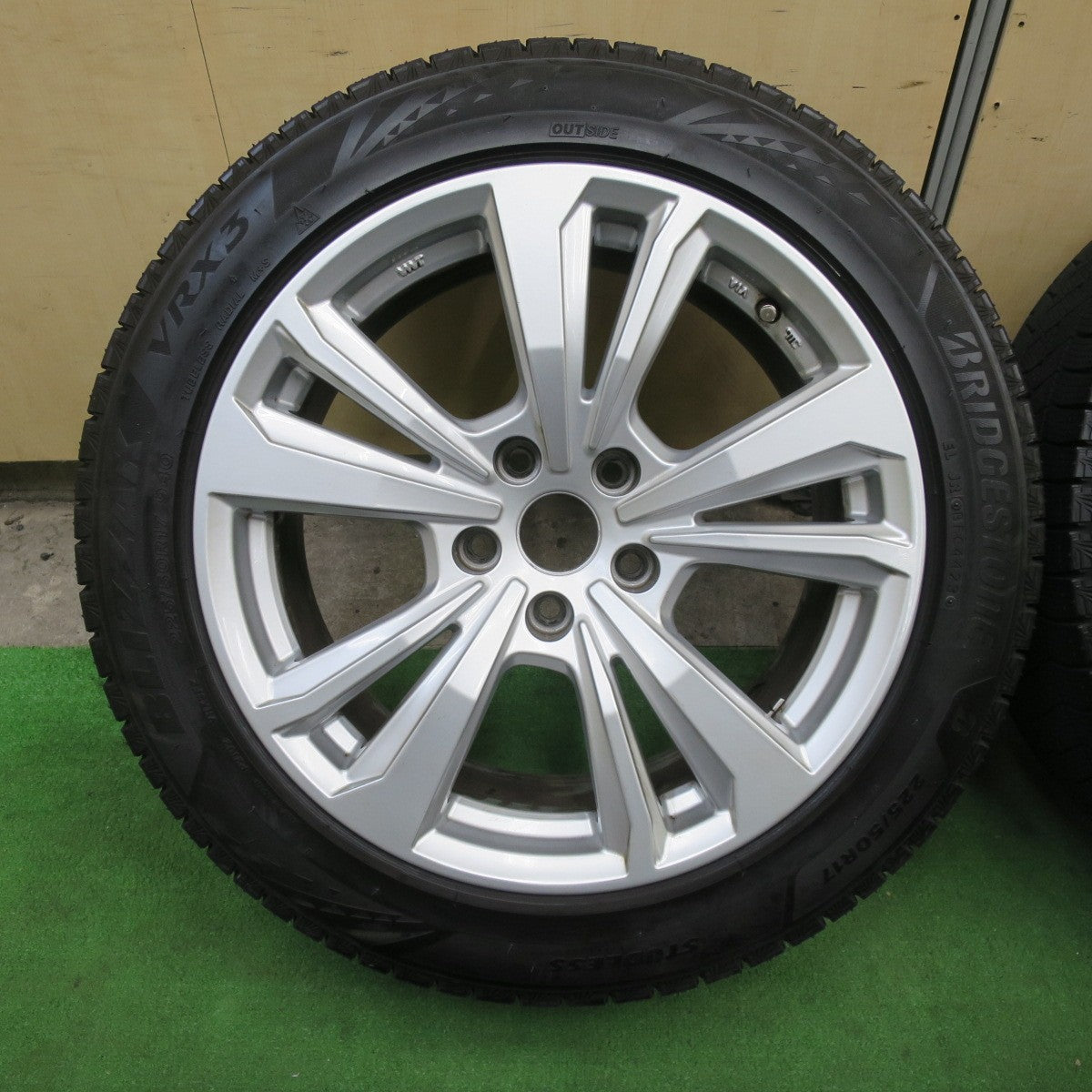 バリ溝！23年！キレイ！9.5分★BMW 等 smartline 365 225/50R17 スタッドレス ブリヂストン ブリザック VRX3 スマートライン 17インチ PCD112/5H★5112205TTス