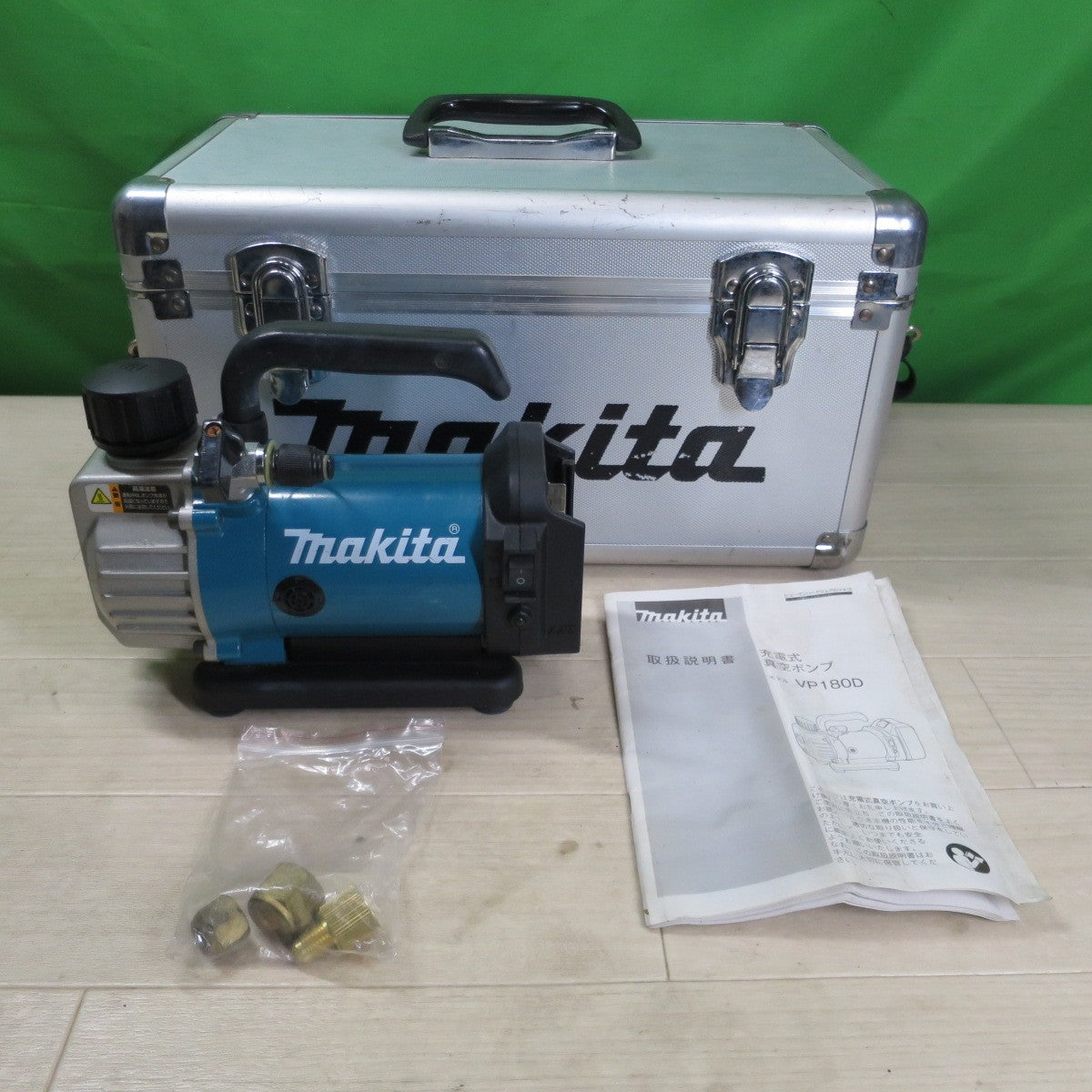 [送料無料] ☆マキタ 充電 式 真空 ポンプ 18V VP180D 電動 工具 コードレス Makita☆