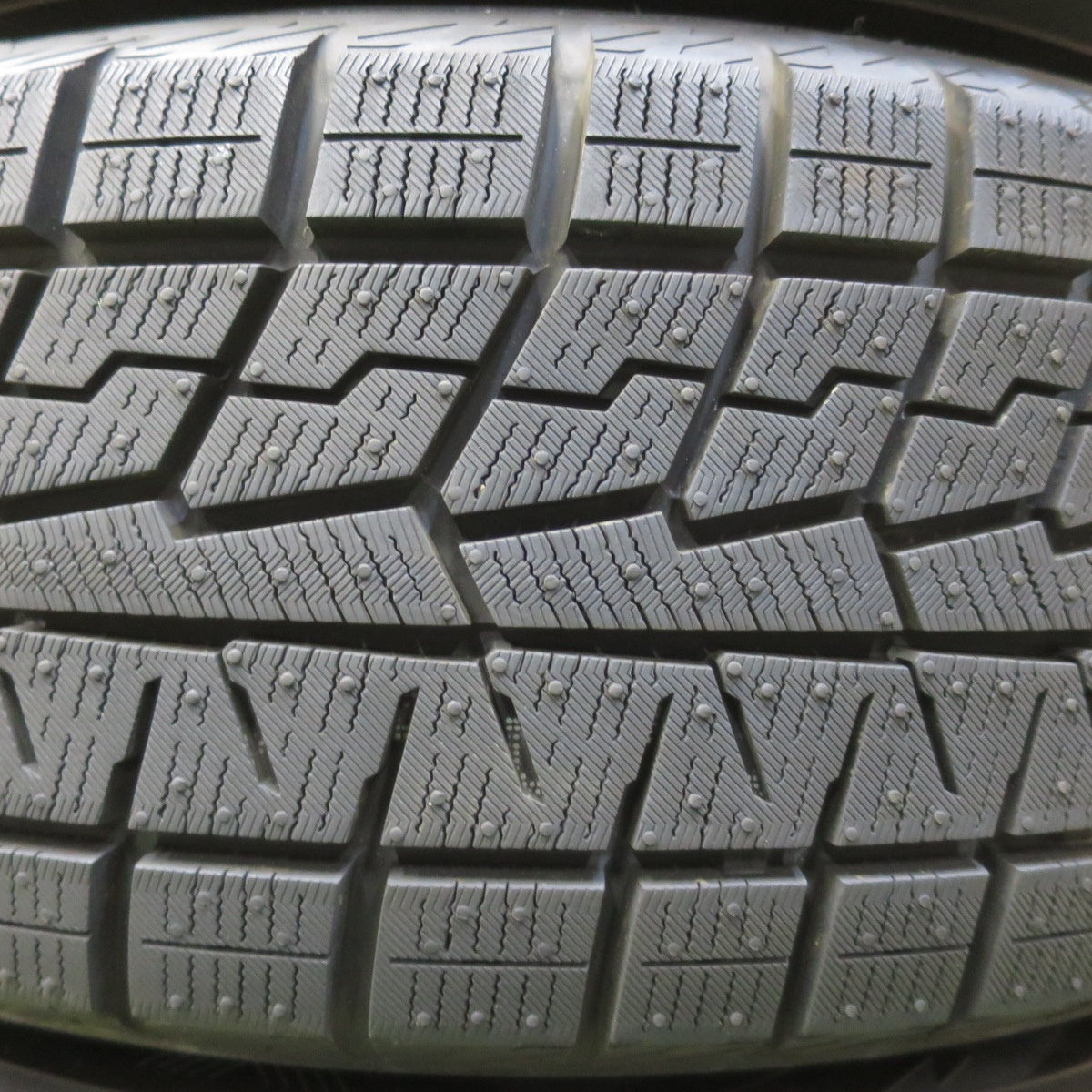 バリ溝！25年！ほぼ10分◎スタッドレス 195/65R15 ヨコハマ アイスガード iG70 FLYMANT フライマント 15インチ PCD100 114.3/5H マルチ◎6061203イス
