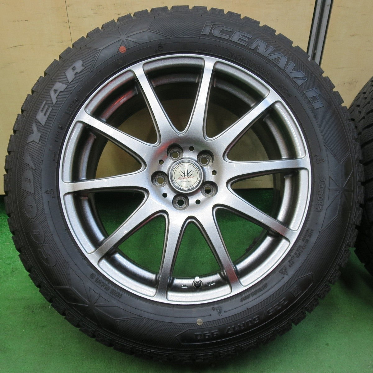 バリ溝！キレイ！9.5分以上★フォレスター 等 LOXARNY SPORT BADX 225/60R17 スタッドレス グッドイヤー アイスナビ6 ロクサーニ 17インチ PCD100/5H★5011301イス