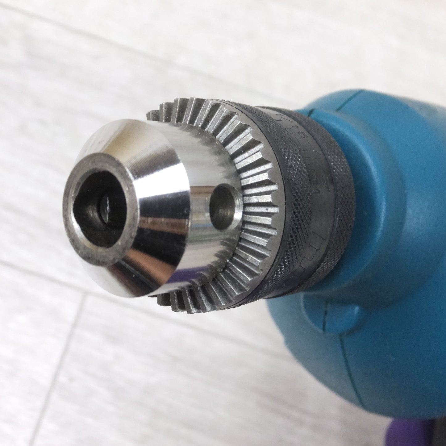 [送料無料] ◆マキタ 10mm 無段変速 ドリル 100V 6412 電気ドリル 鉄工 金属加工 木工 穴あけ 電動 工具◆