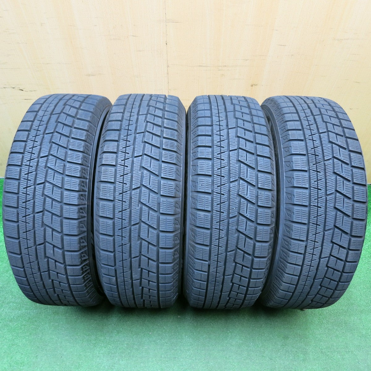 バリ溝！23年！9.5分★トヨタ 210系 クラウン ロイヤル 純正 215/60R16 スタッドレス ヨコハマ アイスガード iG60 16インチ PCD114.3/5H★5121401HAス