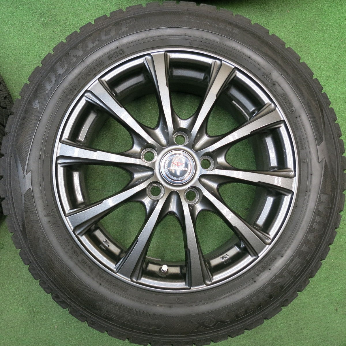 バリ溝！9.5分★スタッドレス 205/60R16 ダンロップ ウインターマックス WM02 AIRNOVA エアノヴァ 16インチ PCD114.3/5H★6032803HAス